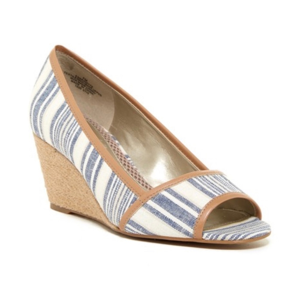 Easy Spirit Brigette Espadrilles (with box)